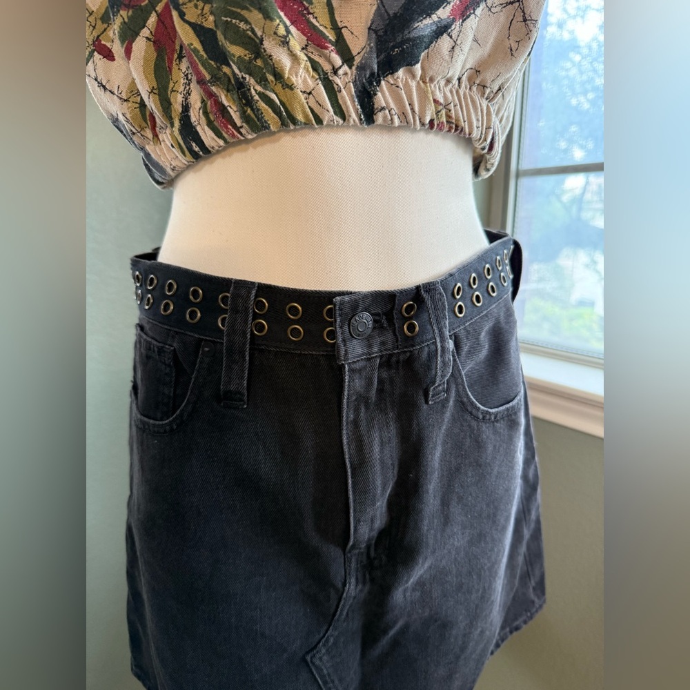 Madewell denim skirt w/ built in grommet belt